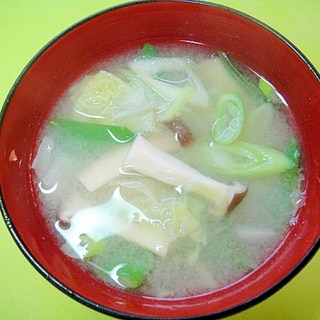 白菜と長葱エリンギの味噌汁